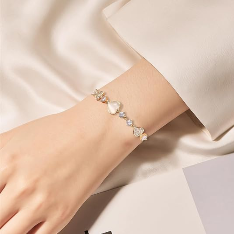 Adjustable 14K Gold Plated Heart Link Chain Bracelet